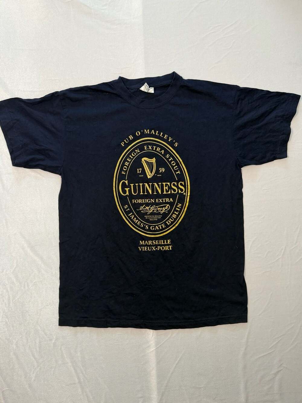 Pub O'Malley's Guinness Foreign Extra Stout Marseille Vieux-Port Graphic T-Shirt